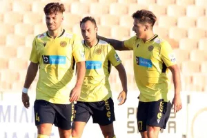 Ο Αβραάμ υπέγραψε την πρώτη νίκη... στο 85'! (φώτος)