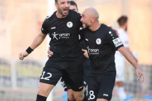 ΠΡΩΤΗ νίκη με... ζωγραφιά του ΣΑΝΤΙΚ (φώτος)