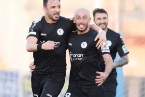 ΠΡΩΤΗ νίκη με... ζωγραφιά του ΣΑΝΤΙΚ (φώτος)