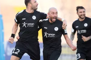 ΠΡΩΤΗ νίκη με... ζωγραφιά του ΣΑΝΤΙΚ (φώτος)