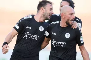 ΠΡΩΤΗ νίκη με... ζωγραφιά του ΣΑΝΤΙΚ (φώτος)