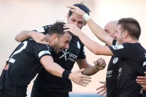 ΠΡΩΤΗ νίκη με... ζωγραφιά του ΣΑΝΤΙΚ (φώτος)