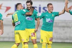 Το 2Χ3 έγινε με... ΤΡΙΑ στο ΑΠΟΕΛ! (φώτος)