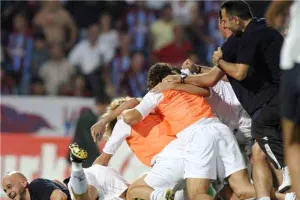ΦΩΤΟΡΕΠΟΡΤΑΖ από το Ανορθωσιάτικο έπος