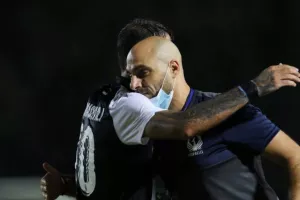 Ο Ανγκούλο το ΕΧΑΣΕ, o Οκριασβίλι το ΕΒΑΛΕ και... ΔΙΠΛΟ η "Κυρία"! (Φώτος)