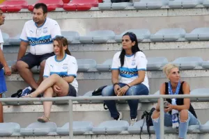 Σάρωσε... με εξάρα ο ΑΠΟΛΛΩΝΑΣ! (φώτος)
