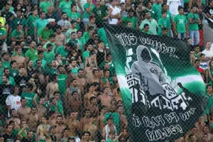 ΟΚΤΩ χρόνια μετά/ Ξανά ΑΣΤΕΡΑΣ - Ξανά ΛΑΡΚΟΥ! (Βίντεο/φώτος)