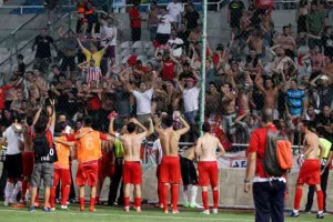 ΟΚΤΩ χρόνια μετά/ Ξανά ΑΣΤΕΡΑΣ - Ξανά ΛΑΡΚΟΥ! (Βίντεο/φώτος)