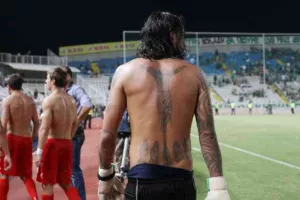 ΟΚΤΩ χρόνια μετά/ Ξανά ΑΣΤΕΡΑΣ - Ξανά ΛΑΡΚΟΥ! (Βίντεο/φώτος)