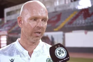 Μπεργκ για ΖΤΕ FC/ "Καλή προπόνηση για τα νεαρά παιδιά" (Βίντεο)
