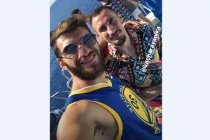 Δροσερό πουκαμισάκι και... Steph Curry!