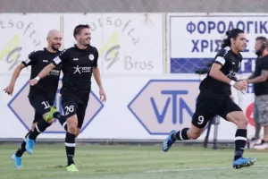 Με το δεξί… των Ηλία και Μιγκελίτο (φώτος) 