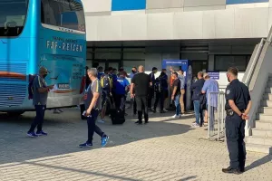 (18:30) Στο γήπεδο το ΑΠΟΕΛ (βίντεο/φώτος)