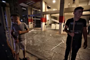 Τραγωδία χωρίς τέλος, πάνω από 100 νεκροί/ΦΩΤΟΡΕΠΟΡΤΑΖ από τη Βηρυτό