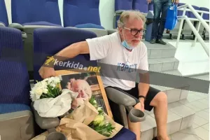Συγκίνηση στα VIP/Τοποθετήθηκε η κορνίζα του Κρίστη Βέβη! (φωτορεπορτάζ)