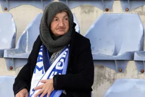 Αφιερωμένη στην γιαγιά Κυριακού και... υστερόγραφο