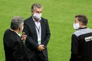 Πηγαδάκι με Παπασταύρου
