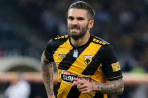 Καλεί Λιβάγια για νέο συμβόλαιο