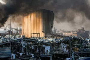 Καταστροφή - Τουλάχιστον 50 νεκροί και χιλιάδες τραυματίες (φώτος)