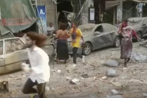 Καταστροφή - Τουλάχιστον 50 νεκροί και χιλιάδες τραυματίες (φώτος)
