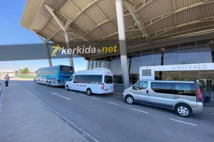 Τα λεωφορεία… περιμένουν ΑΠΟΕΛ/ΦΩΤΟΣ