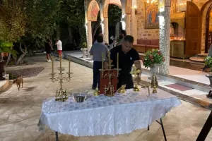 ΦΩΤΟΣ/Αγιασμός στον Αστέρα