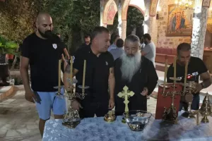 ΦΩΤΟΣ/Αγιασμός στον Αστέρα