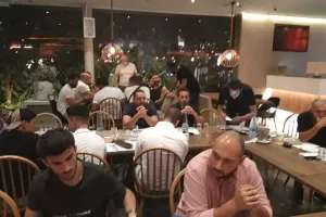 Δείπνο... συσπείρωσης (φώτος)