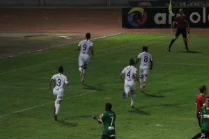 Νίκη με ανατροπή και με 10 παίκτες! (φώτος)