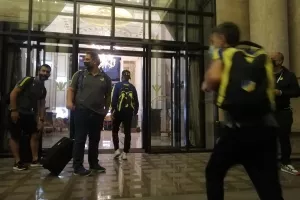 ΑΠΟΕΛ/ Στο ξενοδοχείο η αποστολή (Φώτος/Βίντεο)