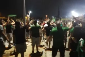 (ΒΙΝΤΕΟΣ/ΦΩΤΟΣ) ΠΑΝΙΚΟ οι Ομονοιάτες έξω από το ΓΣΠ!