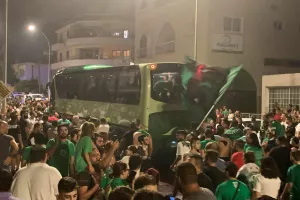 ΧΑΜΟΣ στο οίκημα των "Lakatamia Fans"/ Αποθεώθηκε η αποστολή! (ΦΩΤΟΣ/ΒΙΝΤΕΟ)