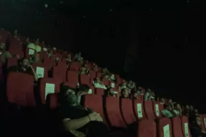 ΑΠΟΕΛ/Πανηγύρισαν... στο σινεμά (φώτος)