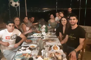 Πάρτι... ΠΡΟΚΡΙΣΗΣ στον Ιωάννη! (Φώτος)