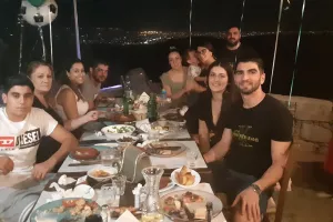 Πάρτι... ΠΡΟΚΡΙΣΗΣ στον Ιωάννη! (Φώτος)