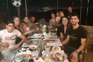 Πάρτι... ΠΡΟΚΡΙΣΗΣ στον Ιωάννη! (Φώτος)