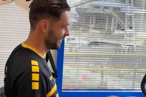 Ο Σάκχοφ ντύθηκε ήδη στα κιτρινόμαυρα