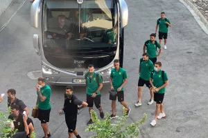 (Φώτος) Η άφιξη της ΑΕΚ στο ΓΣΠ 