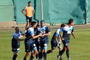 ΦΩΤΟΣ/Με το δεξί ο Εθνικός Λατσιών