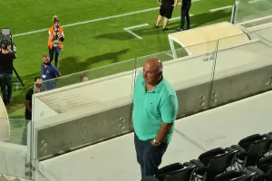 Με τα "πράσινα" ο Καραπατάκης (φώτο)