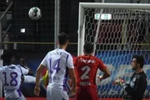 (Eνδιαφέρει ΑΠΟΕΛ) Τριάρα με 13 απουσίες! (φώτος)
