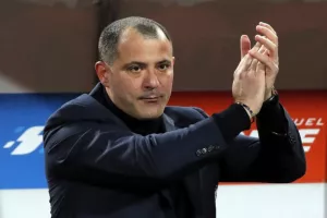 ΜΑΘΑΙΝΕΙ/Ομόνοια