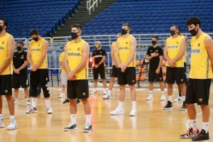 Σε κλειστό κύκλο έγινε ο αγιασμός στην μπασκετική ΑΕΚ (φώτος)