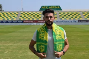 ΕΠΙΣΗΜΟ με Hector Torres