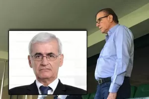 ΝΤΙΜΗΣ κατά Παπαχαραλάμπους/"Ακόμη είστε στη θέση σας;"