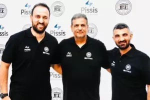 Παρνασσός Στροβόλου/Παρουσίαση ρόστερ με... έκπληξη  (φώτος)