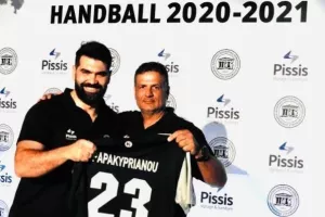 Παρνασσός Στροβόλου/Παρουσίαση ρόστερ με... έκπληξη  (φώτος)