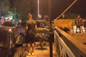 Τροχαίο στη Λάρισα/Συγκρούστηκαν αυτοκίνητα και... έριξαν δύο ανήλικους από γέφυρα 