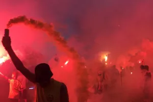 Κίνηση... από ΘΥΡΑ 3 πριν το ΑΠΟΕΛ