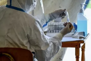 Aρνητικό ρεκόρ στην ΕΛΛΑΔΑ/372 κρούσματα- Από πού προέρχονται 